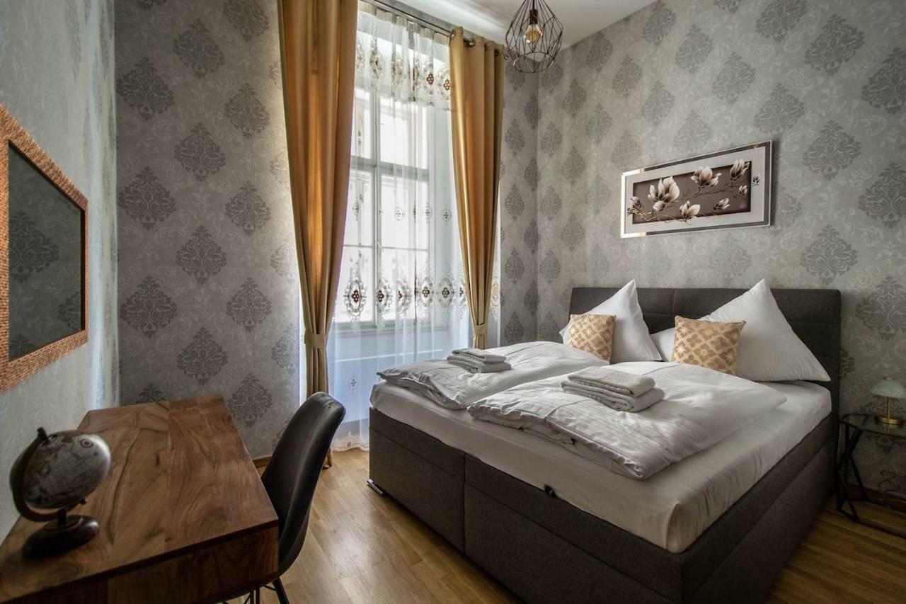 Design 3Bdr Apartment In Residence, Free Parking Prag Exterior foto