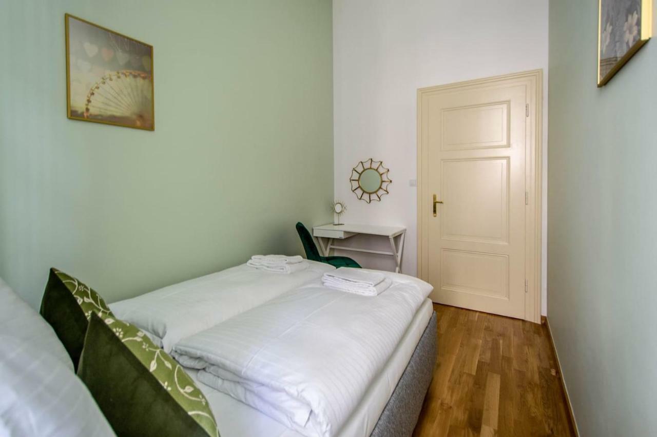 Design 3Bdr Apartment In Residence, Free Parking Prag Exterior foto