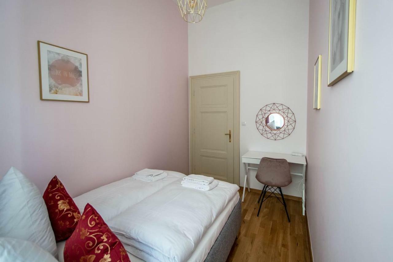 Design 3Bdr Apartment In Residence, Free Parking Prag Exterior foto