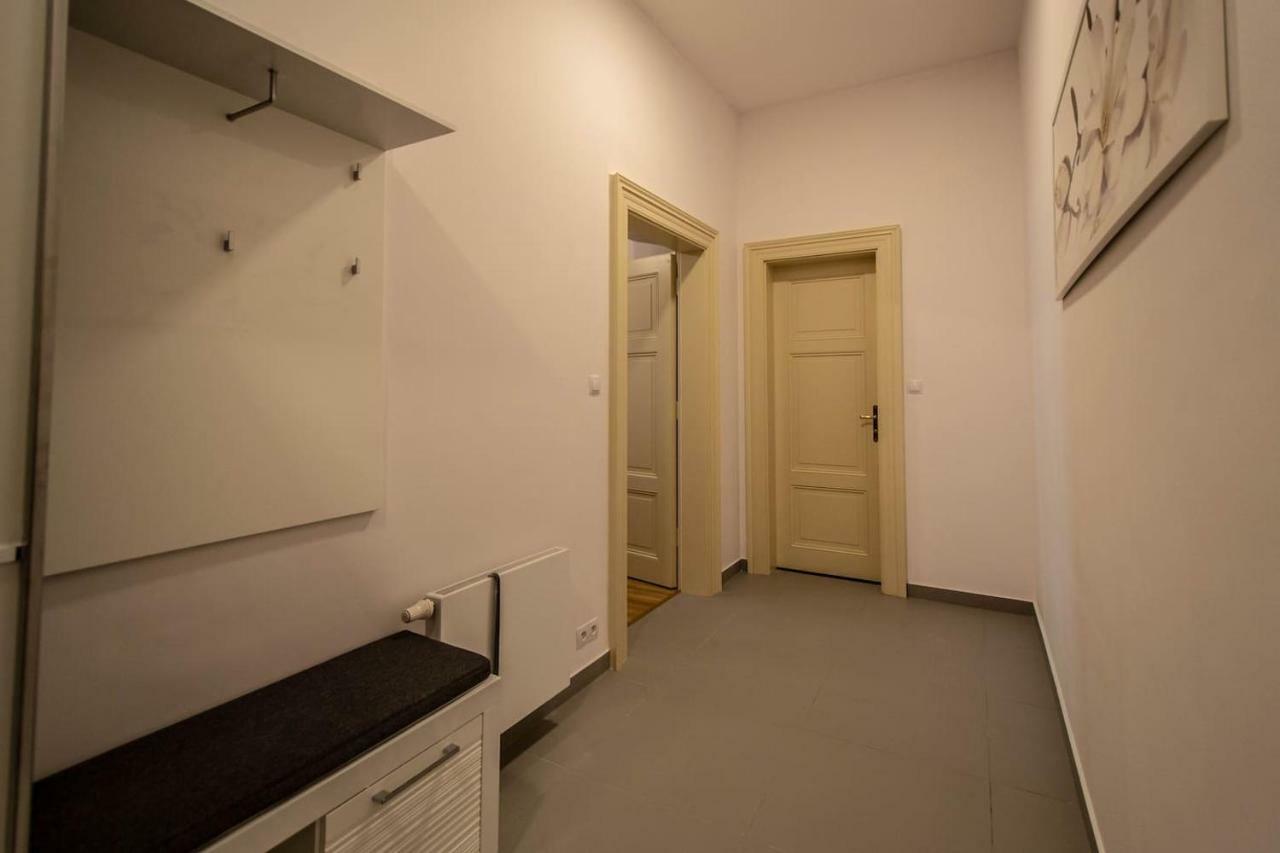 Design 3Bdr Apartment In Residence, Free Parking Prag Exterior foto