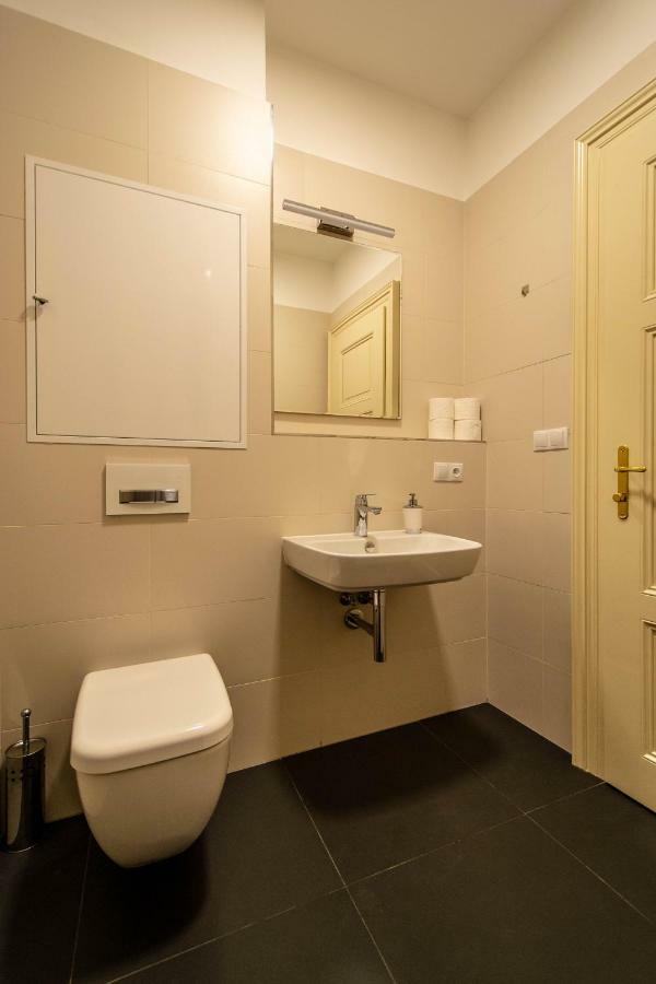 Design 3Bdr Apartment In Residence, Free Parking Prag Exterior foto